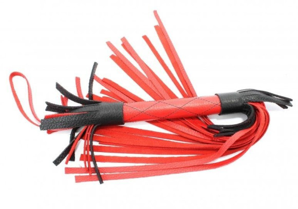 Красно-черная кожаная плётка - 45 см. Красно-черная кожаная плётка - 45 см.