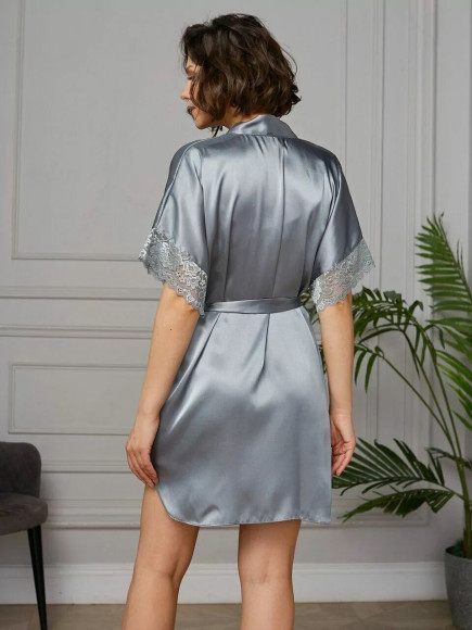 Обворожительный пеньюар с кружевом Обворожительный пеньюар с кружевом