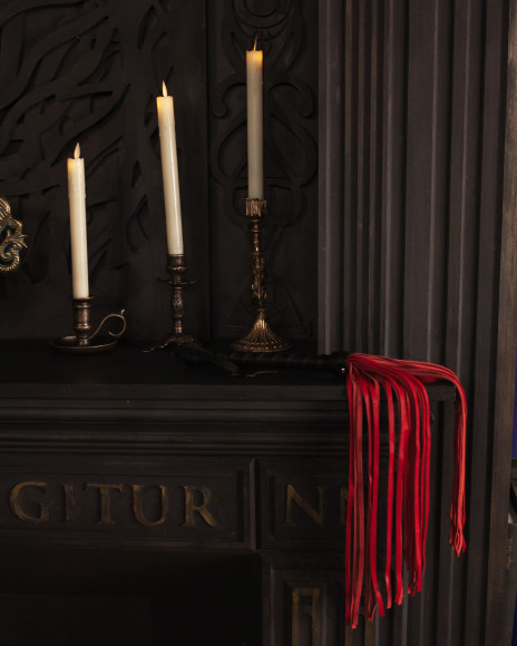 Черно-красная плеть Scandal из натуральной кожи - 60 см.