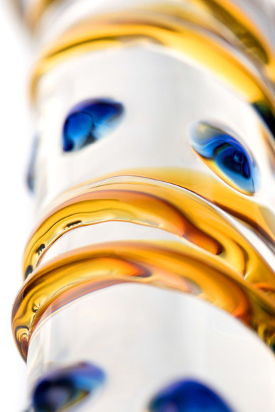 Стеклянный фаллос на подставке с цветными спиралями - 17,5 см. Стеклянный фаллос на подставке с цветными спиралями - 17,5 см.