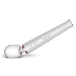 Белый массажёр-жезл le Wand с 20 режимами вибрации Белый массажёр-жезл le Wand с 20 режимами вибрации